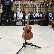 Укулеле концерт FLIGHT DUC323 EQ MAH со звукоснимателем цвет натуральный чехол в комплекте Укулеле концерт FLIGHT DUC323 EQ MAH со звукоснимателем цвет натуральный чехол в комплекте