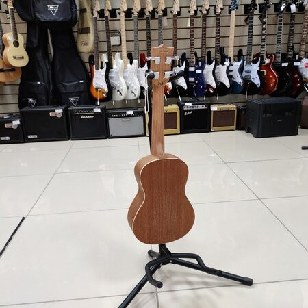 Укулеле концерт FLIGHT DUC323 EQ MAH со звукоснимателем цвет натуральный чехол в комплекте Укулеле концерт FLIGHT DUC323 EQ MAH со звукоснимателем цвет натуральный чехол в комплекте