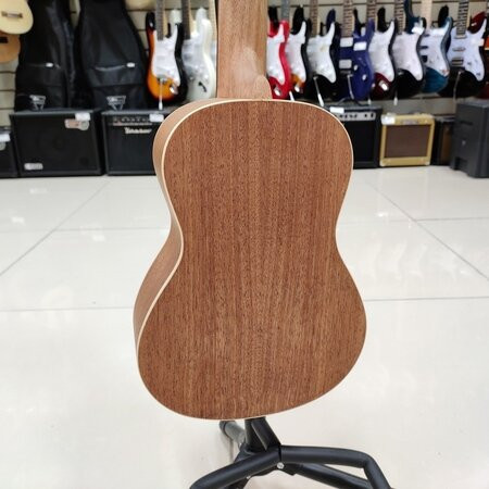 Укулеле концерт FLIGHT DUC323 EQ MAH со звукоснимателем цвет натуральный чехол в комплекте Укулеле концерт FLIGHT DUC323 EQ MAH со звукоснимателем цвет натуральный чехол в комплекте