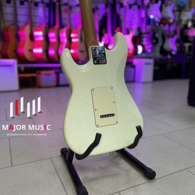 б/у Электрогитара JET JS-300OW цвет белый* б/у Электрогитара JET JS-300OW цвет белый*