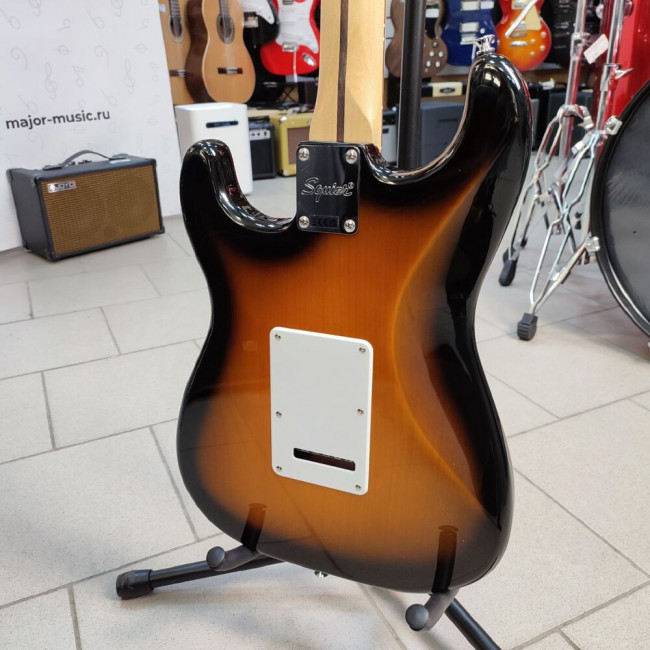 Электрогитара Fender Squier Bullet Stratocaster Brown Sunburst цвет санберст