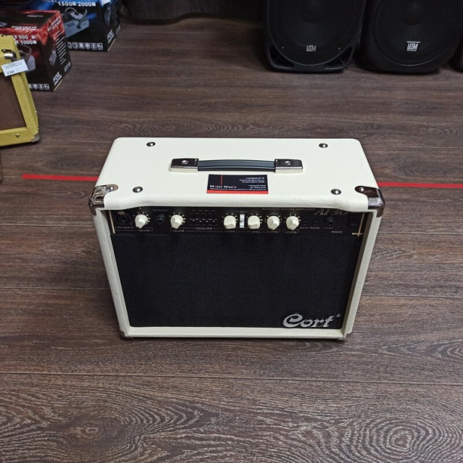 Комбоусилитель для акустической гитары Cort AF30-EU AF Series 30Вт