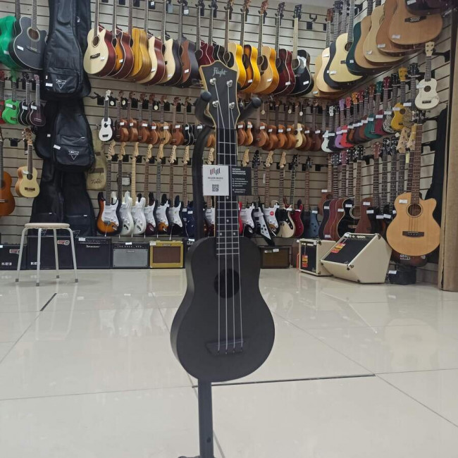 Укулеле сопрано FLIGHT TUS-35 BK Travel цвет черный чехол в комплекте Укулеле сопрано FLIGHT TUS-35 BK Travel цвет черный чехол в комплекте