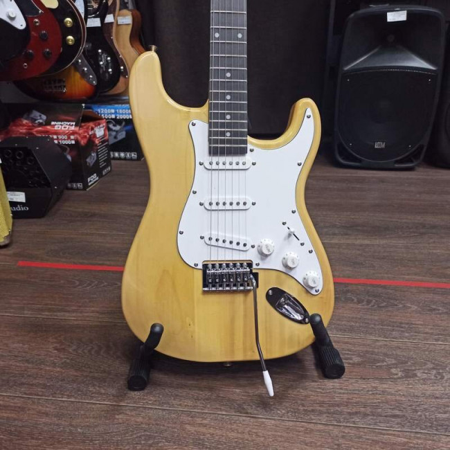 Электрогитара Fabio ST100N цвет натуральный