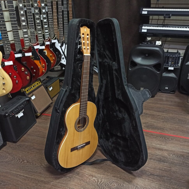 Кейс для классической гитары GATOR GL-CLASSIC нейлоновый