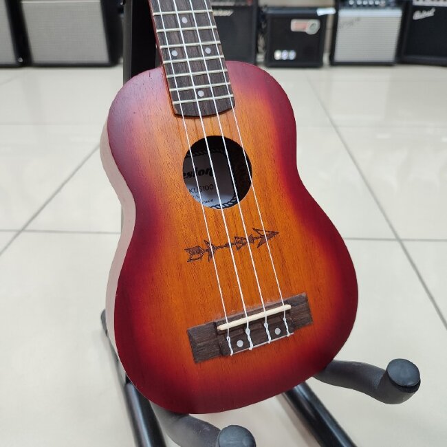 Укулеле сопрано Veston KUS100 SUNRISE цвет оранжевый санберст Укулеле сопрано Veston KUS100 SUNRISE цвет оранжевый санберст