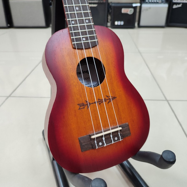 Укулеле сопрано Veston KUS100 SUNRISE цвет оранжевый санберст Укулеле сопрано Veston KUS100 SUNRISE цвет оранжевый санберст