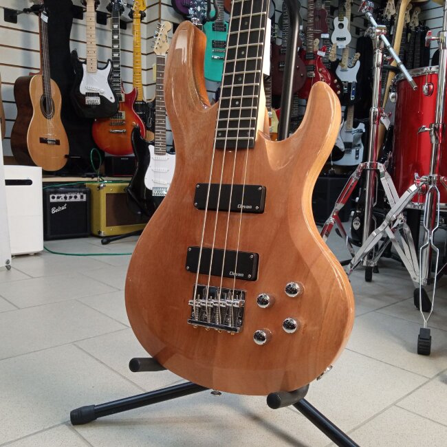 Бас-гитара Clevan CB-40-NA цвет натуральный