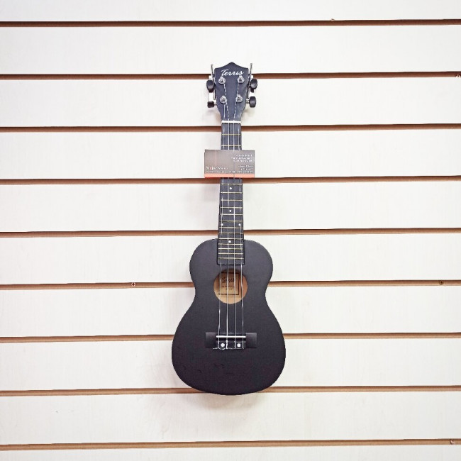 Укулеле концерт TERRIS TTC-1 BK цвет черный Укулеле концерт TERRIS TTC-1 BK цвет черный