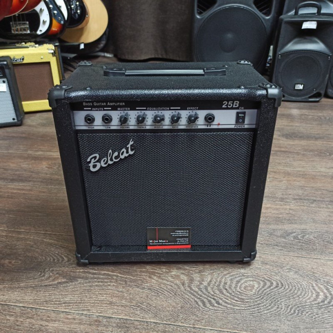 Комбоусилитель для бас-гитары Belcat 25B 25Вт Комбоусилитель для бас-гитары Belcat 25B 25Вт