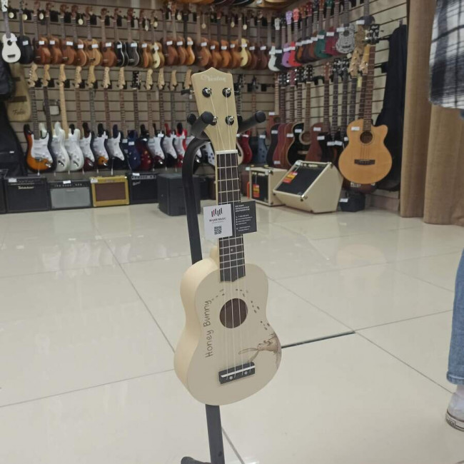 Укулеле сопрано Veston KUS 25 BUNNY с рисунком Укулеле сопрано Veston KUS 25 BUNNY с рисунком