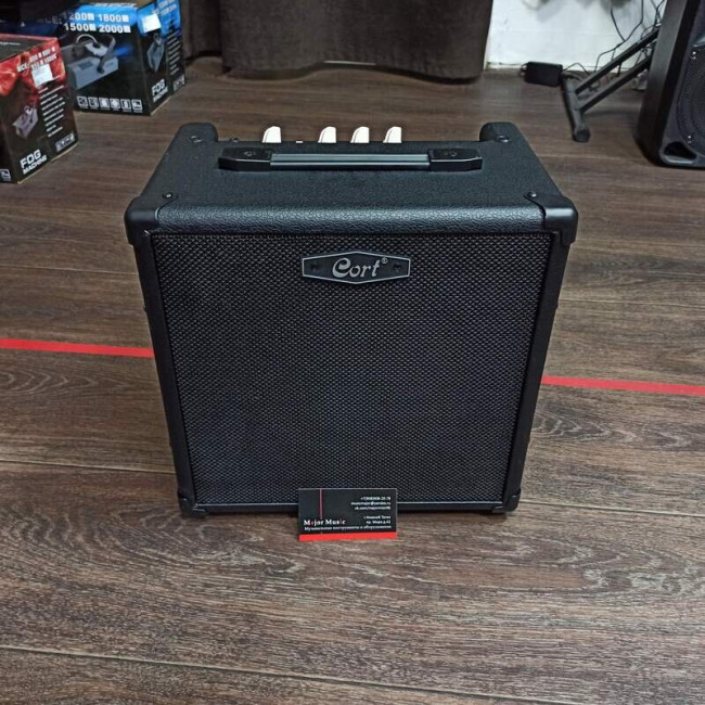 Комбоусилитель для бас-гитары Cort CM20B-EU 20Вт