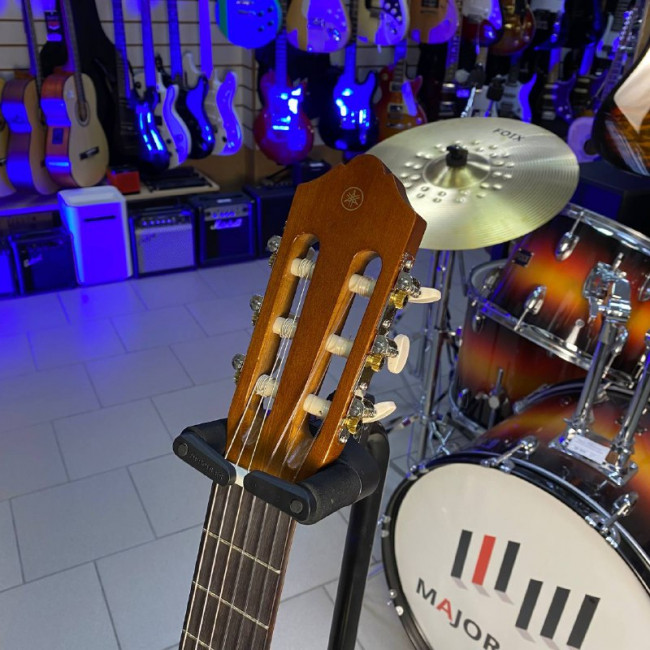 Классическая гитара Yamaha CM40