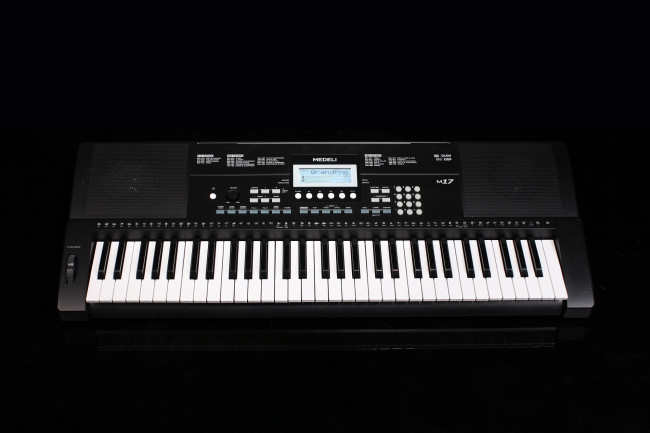 Синтезатор Medeli M17 Синтезатор Medeli M17