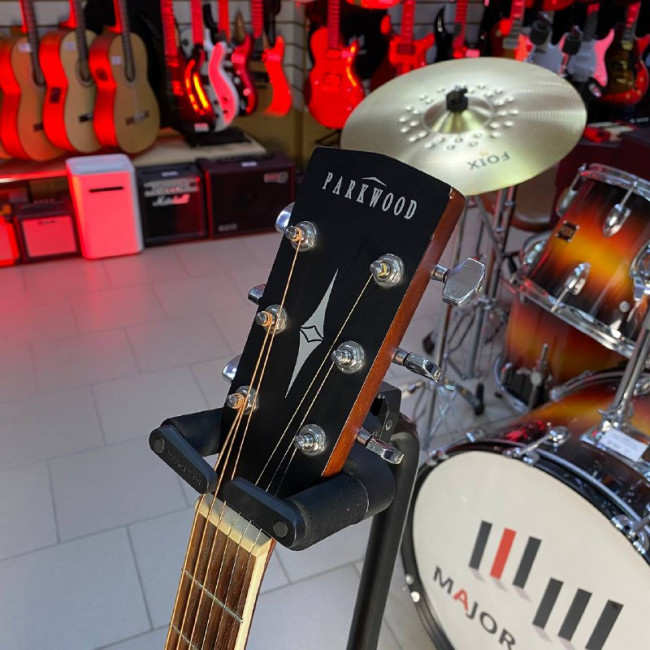 б/у Акустическая гитара Parkwood W81-OP с звукоснимателем и чехлом* б/у Акустическая гитара Parkwood W81-OP с звукоснимателем и чехлом*