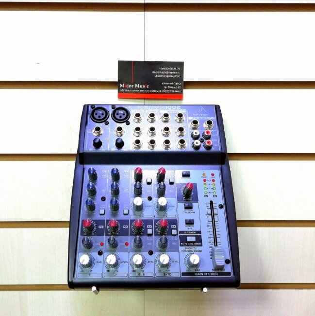 Микшерный пульт Behringer 1002 Микшерный пульт Behringer 1002