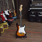 Электрогитара Fabio ST100SB цвет санберст