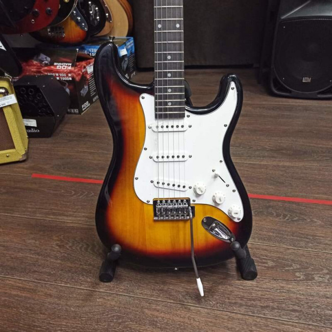 Электрогитара Fabio ST100SB цвет санберст