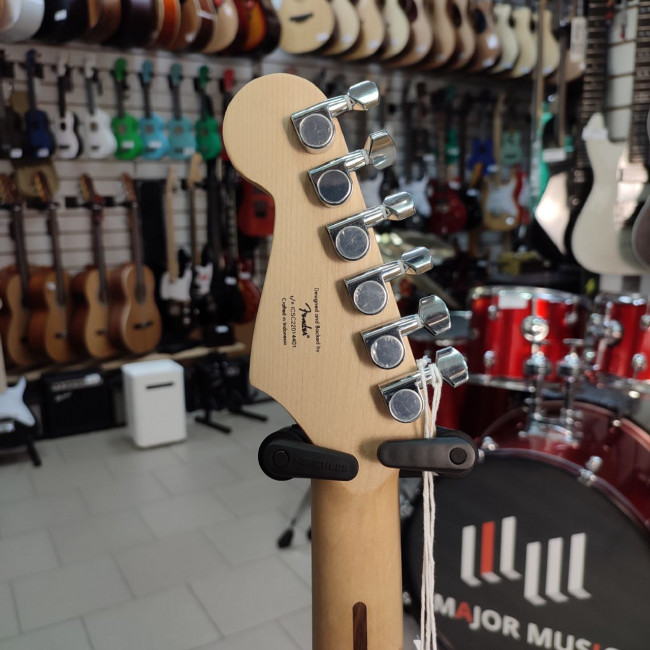 Электрогитара Fender Squier Bullet Stratocaster HSS BLK