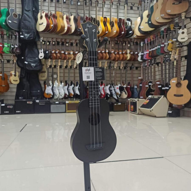 Укулеле сопрано FLIGHT TUS-35E BK Travel со звукоснимателем цвет черный чехол в комплекте