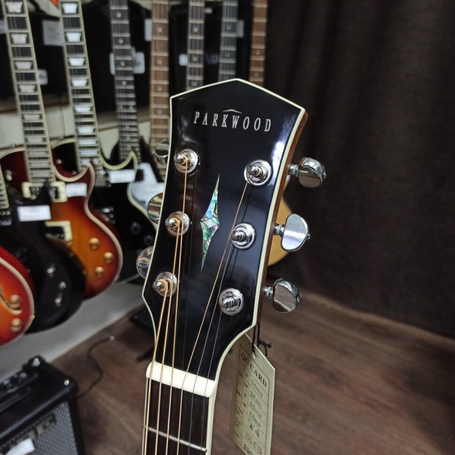 Акустическая гитара Parkwood S61 с чехлом Акустическая гитара Parkwood S61 с чехлом