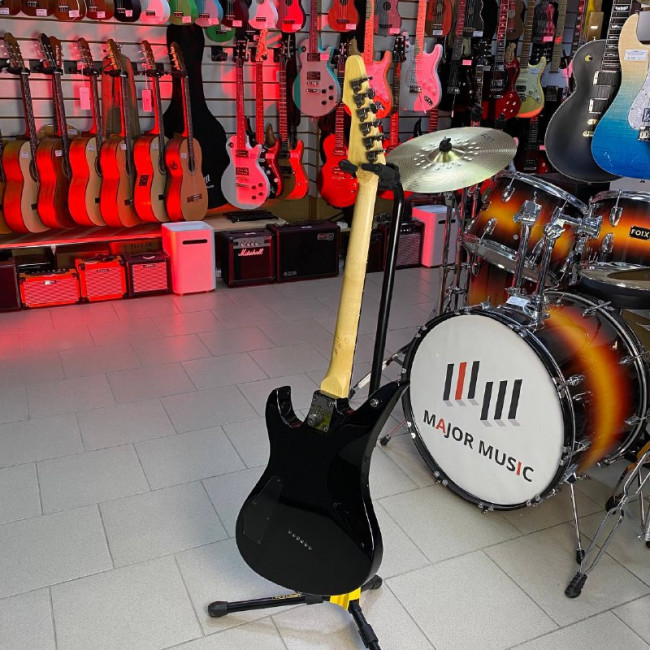 б/у Электрогитара SCHECTER SGR AVENGER MBLK цвет черный, чехол в комплекте*