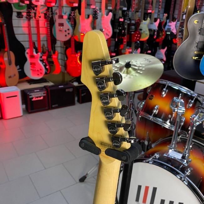 б/у Электрогитара SCHECTER SGR AVENGER MBLK цвет черный, чехол в комплекте*