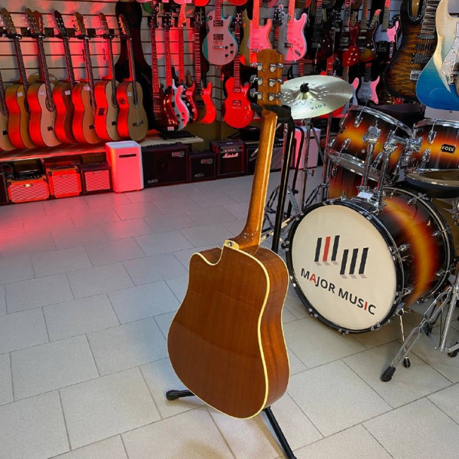 б/у Акустическая гитара Solista SG-D1*