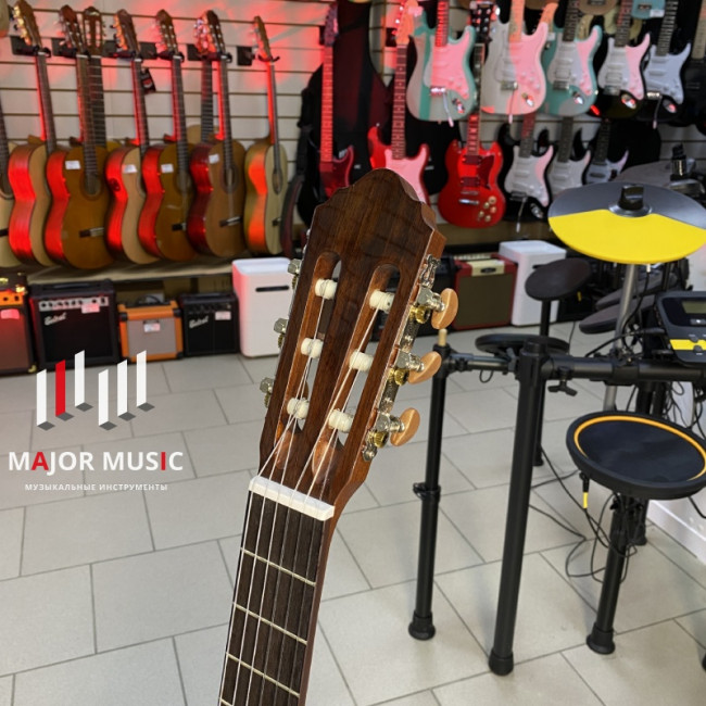 Классическая гитара Cort AC200-NAT массив ели глянцевая Классическая гитара Cort AC200-NAT массив ели глянцевая