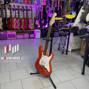 Комплект Электрогитара Root Note (Гитарный комбоусилитель - 1шт, Чехол для электрогитары утепленный - 1шт, Струны для электрогитары - 1шт, Микрофон динамический - 1шт,Медиатор - 3шт)