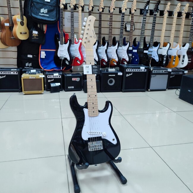 Электрогитара Caraya E100BK уменьшенная черная