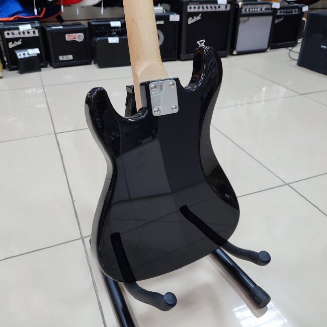 Электрогитара Caraya E100BK уменьшенная черная