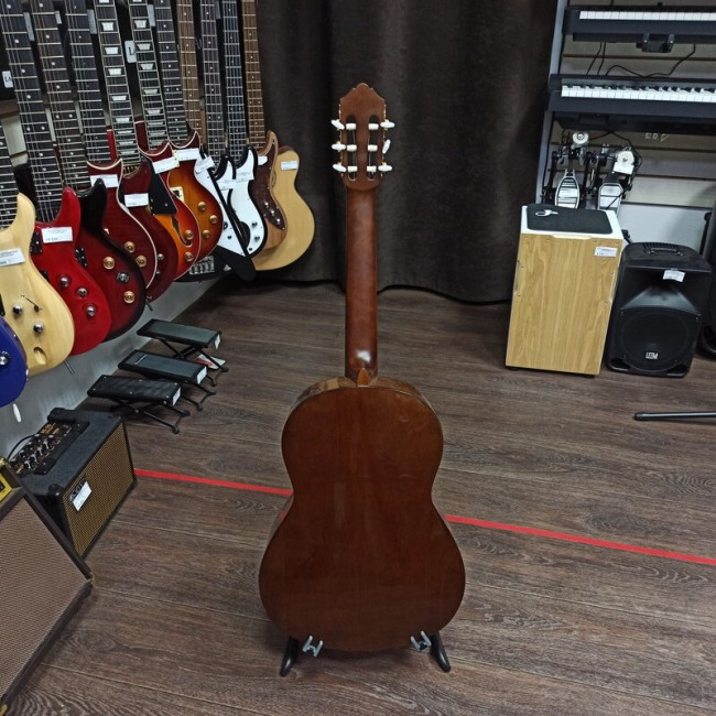 Классическая гитара Yamaha C70 Классическая гитара Yamaha C70