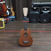 Укулеле сопрано Fabio FB210 с чехлом Укулеле сопрано Fabio FB210 с чехлом