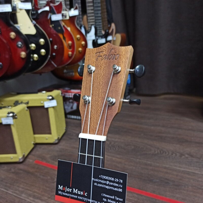 Укулеле сопрано Fabio FB210 с чехлом Укулеле сопрано Fabio FB210 с чехлом