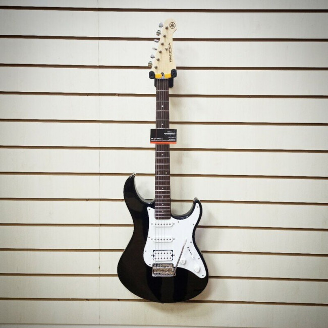 Электрогитара Yamaha PACIFICA 012 BL