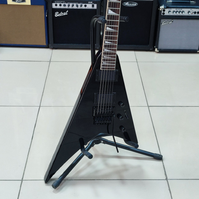Электрогитара Magna 2000RFR-BK черная Randy Rhoads Электрогитара Magna 2000RFR-BK черная Randy Rhoads