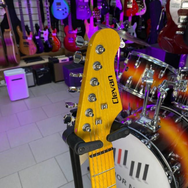 Электрогитара Clevan CST-30N