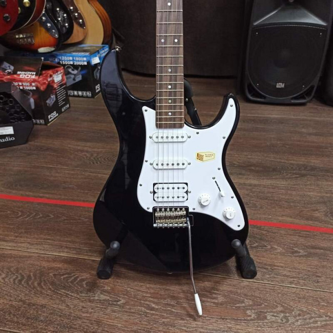 Электрогитара Yamaha PACIFICA112J BL черная Электрогитара Yamaha PACIFICA112J BL черная