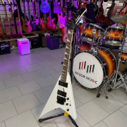 Электрогитара Magna2000RFR-WH белая Randy Rhoads Электрогитара Magna2000RFR-WH белая Randy Rhoads