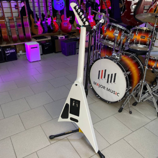Электрогитара Magna2000RFR-WH белая Randy Rhoads Электрогитара Magna2000RFR-WH белая Randy Rhoads