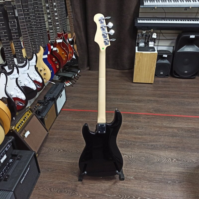 Бас-гитара Caraya B300BK черная