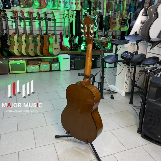 б/у Классическая гитара Yamaha C40 б/у Классическая гитара Yamaha C40