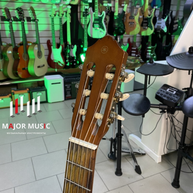 б/у Классическая гитара Yamaha C40 б/у Классическая гитара Yamaha C40