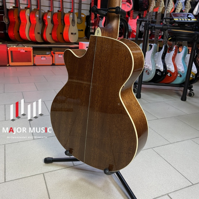 Электроакустическая гитара Parkwood P670 с вырезом с футляром цвет натуральный