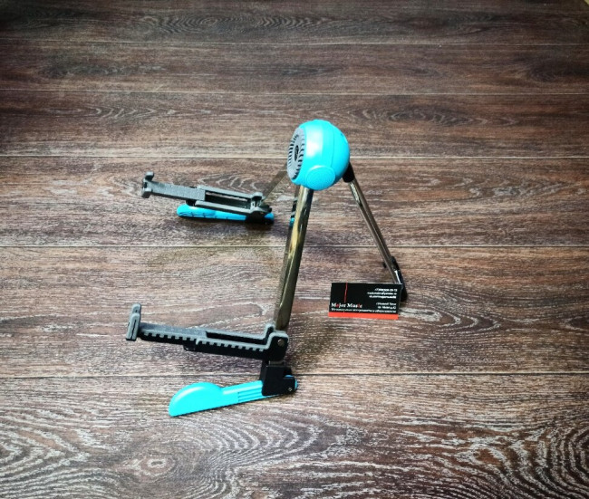 Стойка для гитары Guitto GGS-03-BL складная синяя Стойка для гитары Guitto GGS-03-BL складная синяя