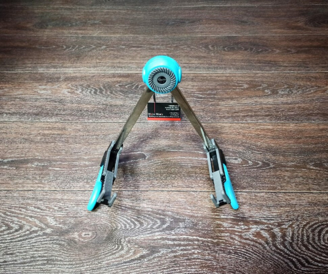 Стойка для гитары Guitto GGS-03-BL складная синяя Стойка для гитары Guitto GGS-03-BL складная синяя