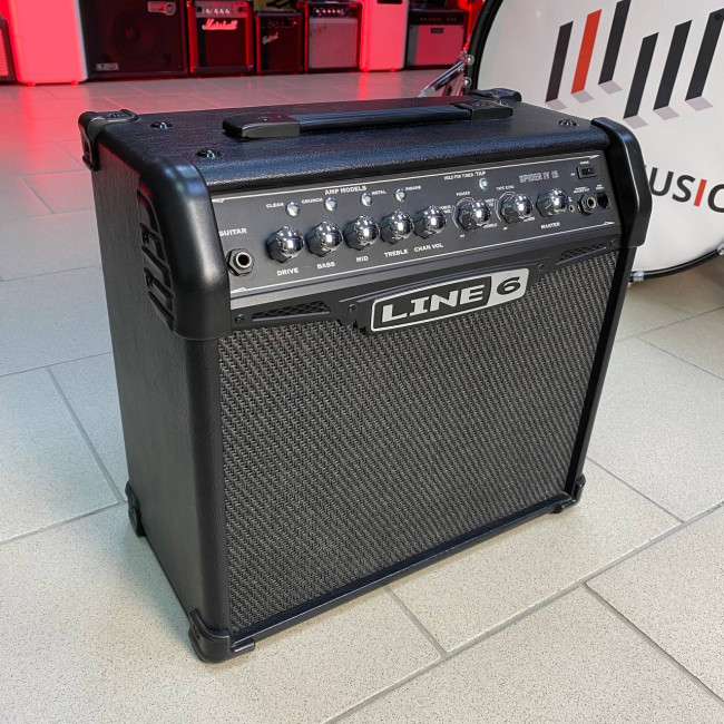 б/у Гитарный комбоусилитель Line 6 Spider IV 15