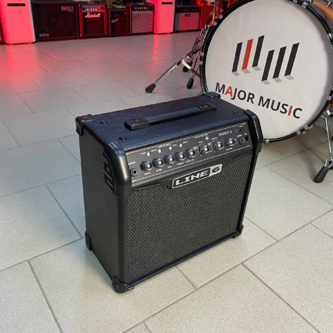 б/у Гитарный комбоусилитель Line 6 Spider IV 15