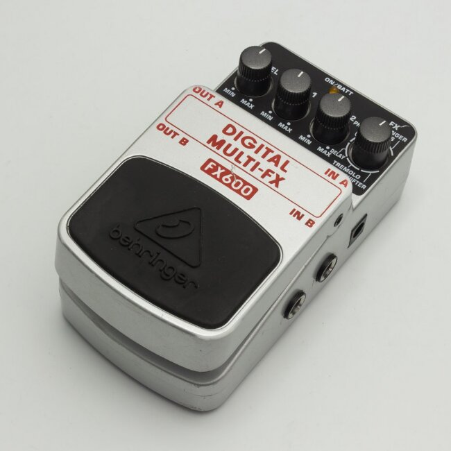 Педаль эффектов Behringer FX600 мультиэффекты Педаль эффектов Behringer FX600 мультиэффекты